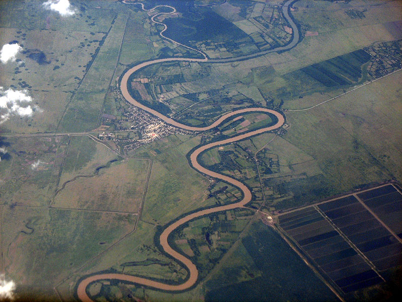 Вид на реку Кауто с высоты птичьего полета