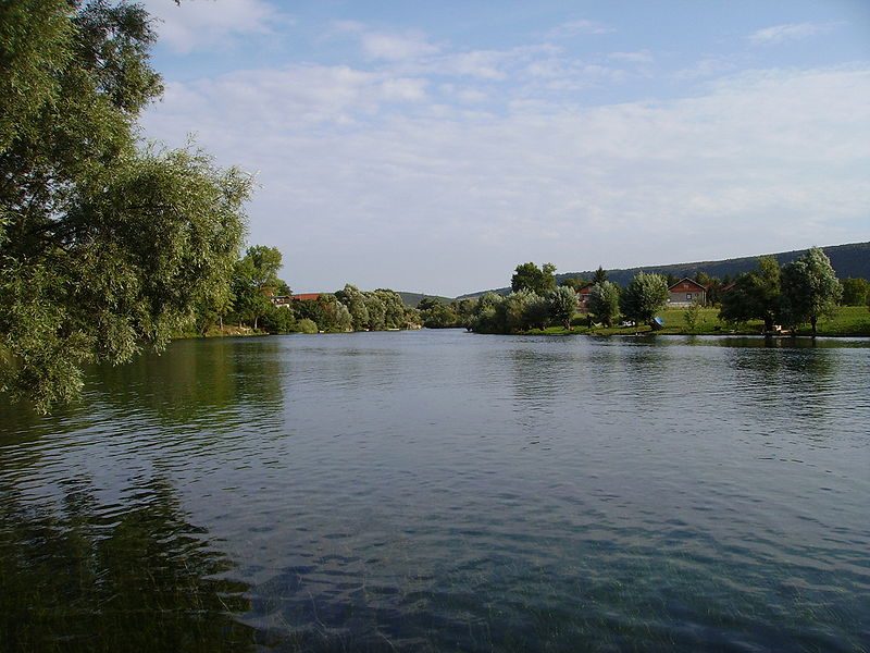 Река Уна под Бихачем