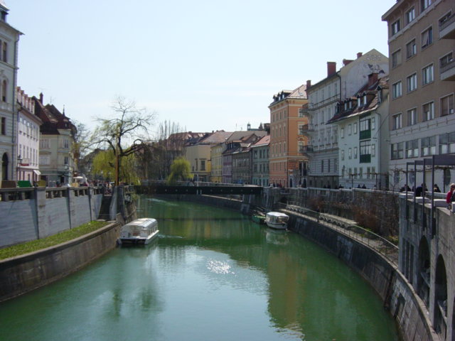 Река Любляница протекает по Любляне