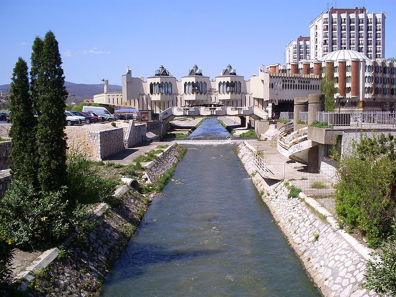 Набережная реки Рашка в городе Нови-Пазар