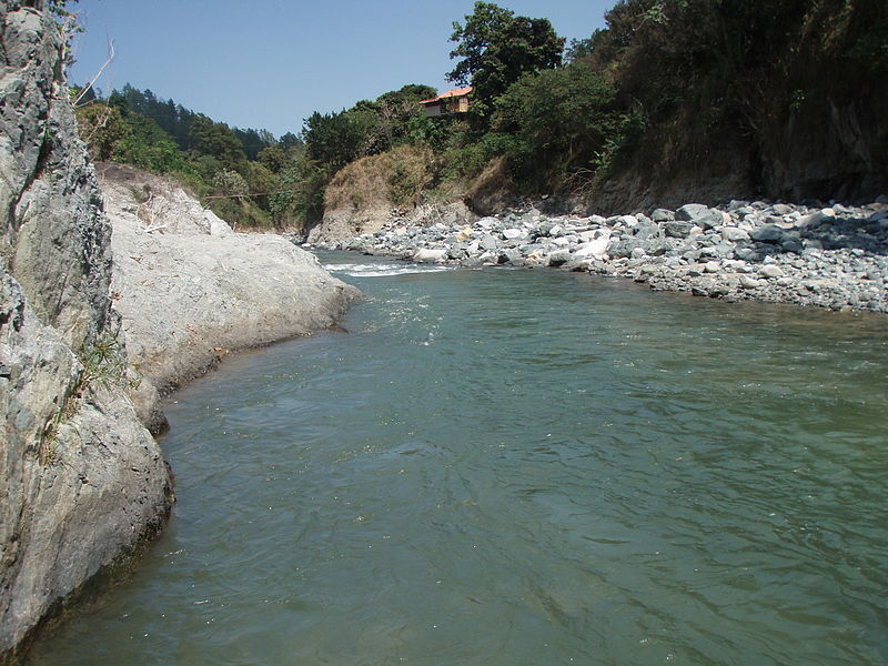 Река Яке-дель-Норте близ Харабакоа