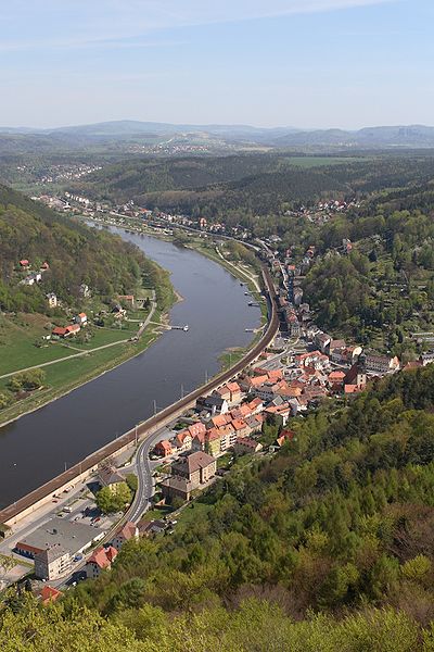 Река Эльба в Саксонской Швейцарии