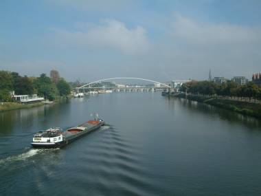 Река Маас в Маастрихте