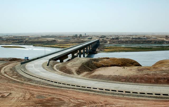 Мост через Амударью между Таджикистаном в Афганистаном